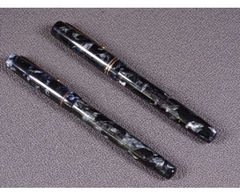 MABIE TODD - Vintage 1930s blue and black marble Swan Mabie Todd 6142 self-filler fountain pen with gold trim and original 14