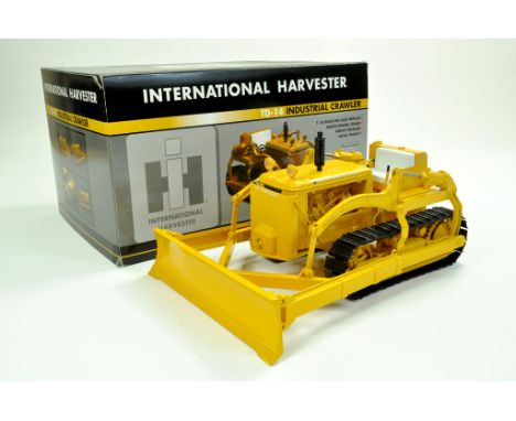 Spec Cast 1/16 International TD-14 Industrial Crawler Tractor with Dozer Blade. Excellent with Excellent Original Box.  Enhan