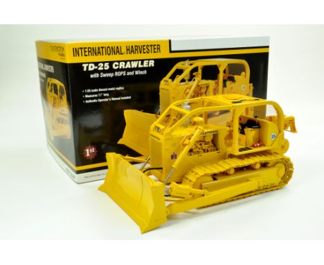 First Gear 1/25 International TD-25 Crawler Tractor with Sweep ROPS and Winch. Superb piece is excellent with excellent origi