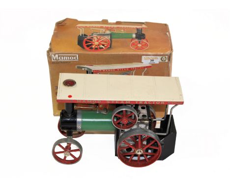 A Mamod TE1A steam tractor, with box