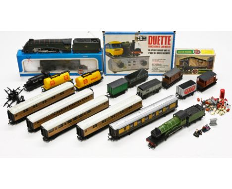 Collection of 00 gauge railway locomotives, coaches and wagons, 4-6-2 Mallard, 2-6-2 Prairie tank, and 4-6-0 steam engine etc