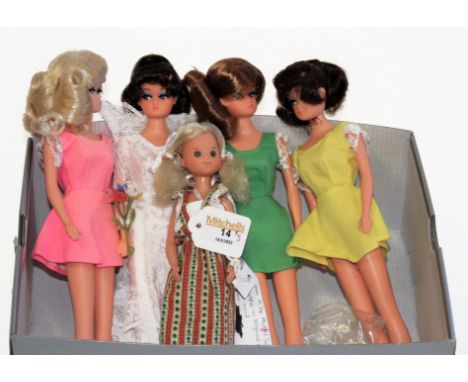 Four Plasty Petra Star dolls, having brown and blonde rooted hair, rooted eyelashes, legs that click at the knees, and wearin