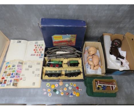 A MIXED LOT OF COLLECTABLES, to include a boxed Hornby clockwork trainset with steam locomotive, tender, two rolling stock, t