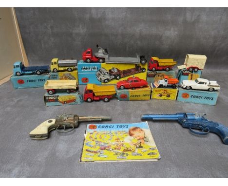 A TRAY OF MAINLY BOXED CORGI VEHICLES, to include Corgi Major Carrimore detachable axle machinery carrier 1104, ERF model 44G