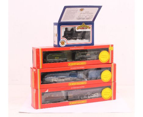 Hornby: A collection of three boxed Hornby Railways, OO Gauge, locomotives and tenders, to comprise: LNER 4-6-2 Sir Nigel Gre