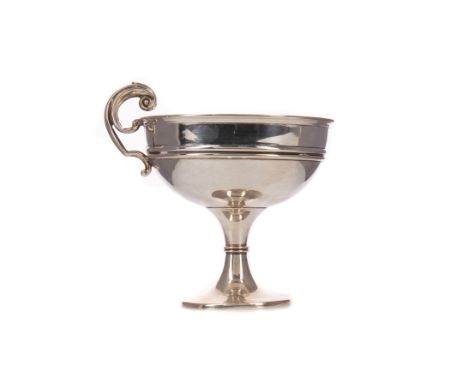 EDWARD VII SILVER PEDESTAL BOWL, maker A &amp; J Zimmerman, Birmingham 1907, with cast scroll handle on spreading circular fo