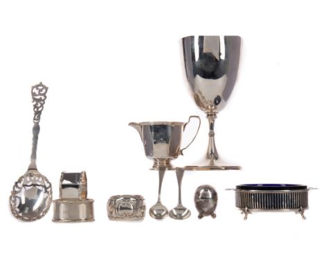 EDWARD VII SILVER SALT, maker Brooke &amp; Son, Sheffield 1909, of open pierced form with twin handles and blue glass liner, 