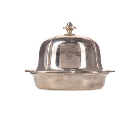 GEORGE V SILVER MUFFIN DISH AND COVER, maker Martin Hall &amp; Co., Sheffield 1913, of quatrefoil form, the cover with knop h