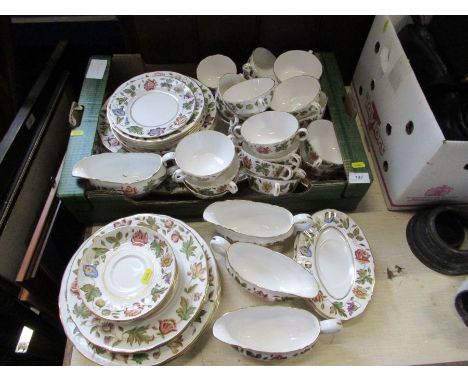 A collection of Royal Worcester Virginia pattern dinner/teaware