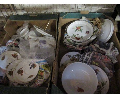 2 boxes of Royal Worcester Evesham items 37910