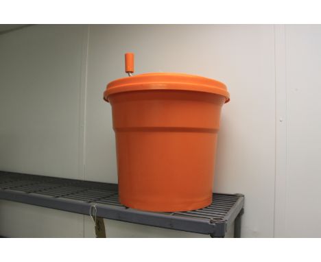 Dynamic Manual Salad Spinner.