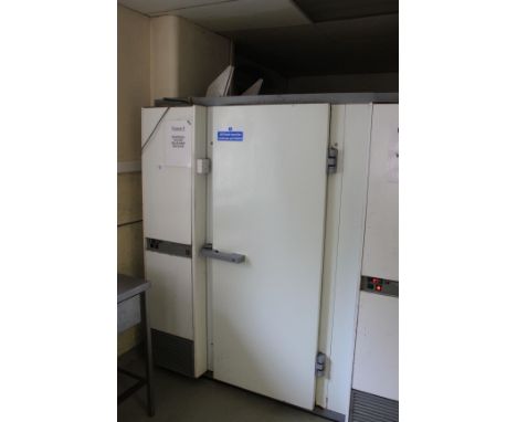 Porrka Walk In Freezer Temperature Range Is âˆ’23 To âˆ’18 Â°C Modular Design With Interior Light The Insulation Of The Panel