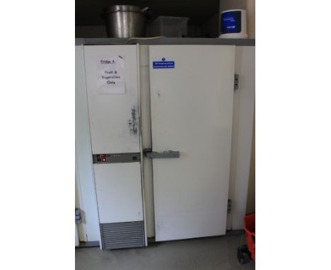 Porrka Walk In Chiller Temperature Range Is 0Â°C To +8Â°C Modular Design With Interior Light The Insulation Of The Panels Is 
