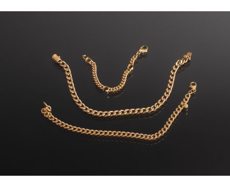 3-teiliges Konvolut von Flachpanzerschmuckstücken, bestehend aus: 1x Armband, kl. Anhängerm. 1 kl. Diamanten im Brillantschli