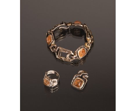 3-teiliges Schmuckset 835 Silber, bestehend aus: 1x Ring, 1x Armband, 1x Anhänger, je m.Steinbesatz, je gestempelt: 835, Gewi