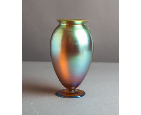 Myra-Glas-Vase (WMF, Art déco, um 1930), irisierend, Karl Wiedmann, Gr. ca. H: 25,5 cm.