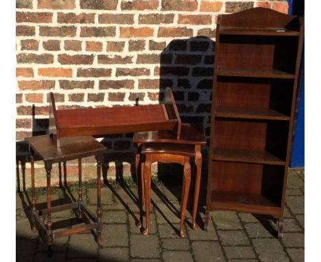 Bookcase & shelf, nest of 2 tables & an oak occasional table