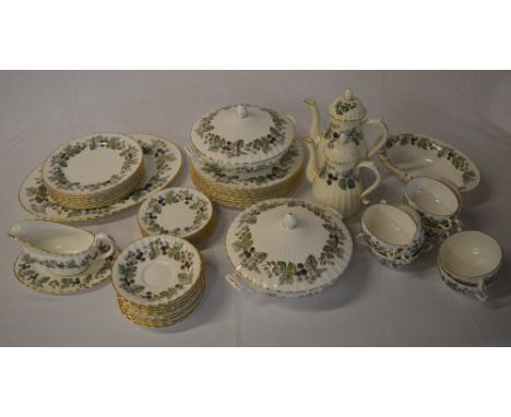 Royal Worcester 'Lavinia' part dinner service