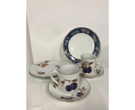 ROYAL WORCESTER EVESHAM PATTERN TABLE WARE