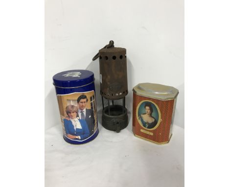 2 BOXES OF ASSORTED GOODS AND 1 VINTAGE SUITCASE