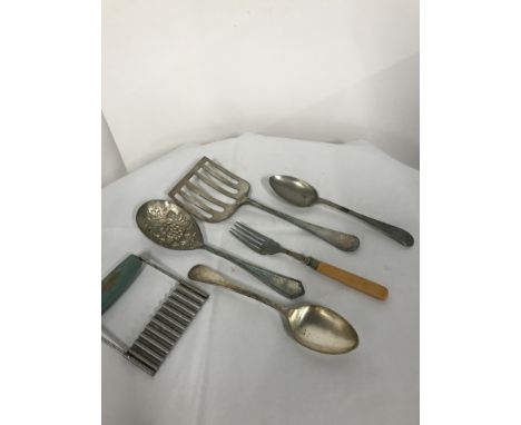 1 BOX OF VINTAGE CUTLERY & UTENSILS