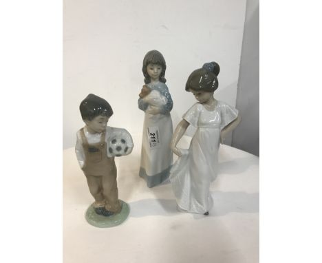 3 NAO FIGURES A GIRL, BOY AND WOMAN