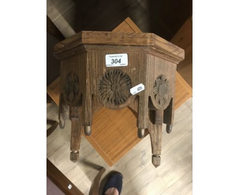 OAK CARVED WALL BRACKET