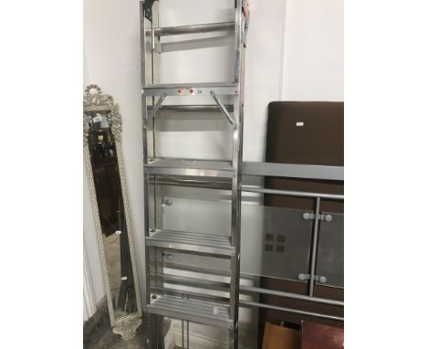 ALUMINIUM STEP LADDERS