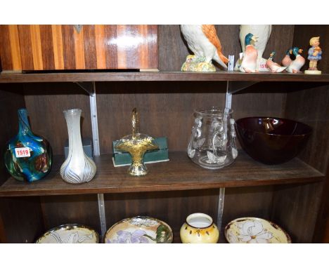 A quantity of glassware, to include: an Adrian Sankey iridescent vase; an Orrefors ruby glass bowl; a pair of Daum clear glas