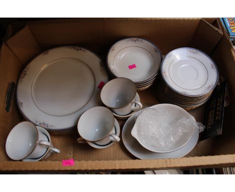Noritake Legendary Willen 4044 Part Dinner set 