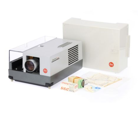 A Leitz Wetzlar Pradovit Color Autofocus 35mm Projector Type 31 058 550, serial no. 343378, with a Leitz Wetzlar Hektor f/2.5