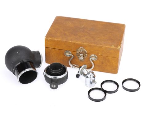A Zeiss Ikon Close up Set for Contax Rangefinder Cameras comprises a ball and socket head, three Delta 42mm close up lenses, 