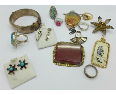 A hallmarked silver bangle, other silver jewellery, an agate set brooch, etc.