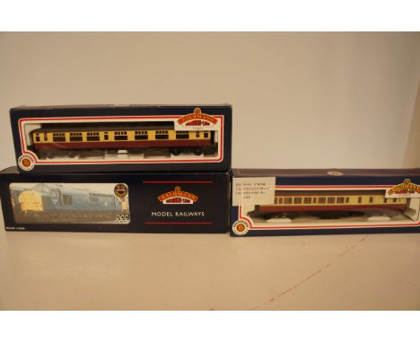 Bachmann engine with 2 carriages 