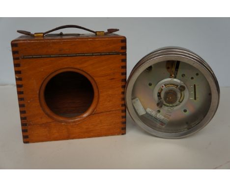 Cased automatic pigeon clock 