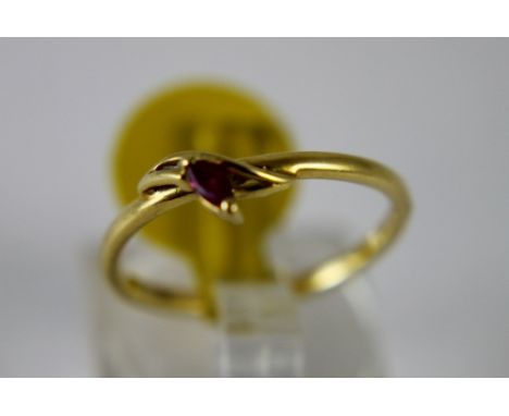 18 ct ruby ring, size N