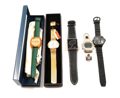 Approximately thirty-five vintage and modern gentlemens' wristwatches, mostly automatic movements, mostly stainless steel and