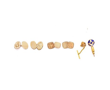 Two pairs of 9 carat yellow gold chain link cufflinks, a 12mm cushion shaped pair with engine turning to one face and initial