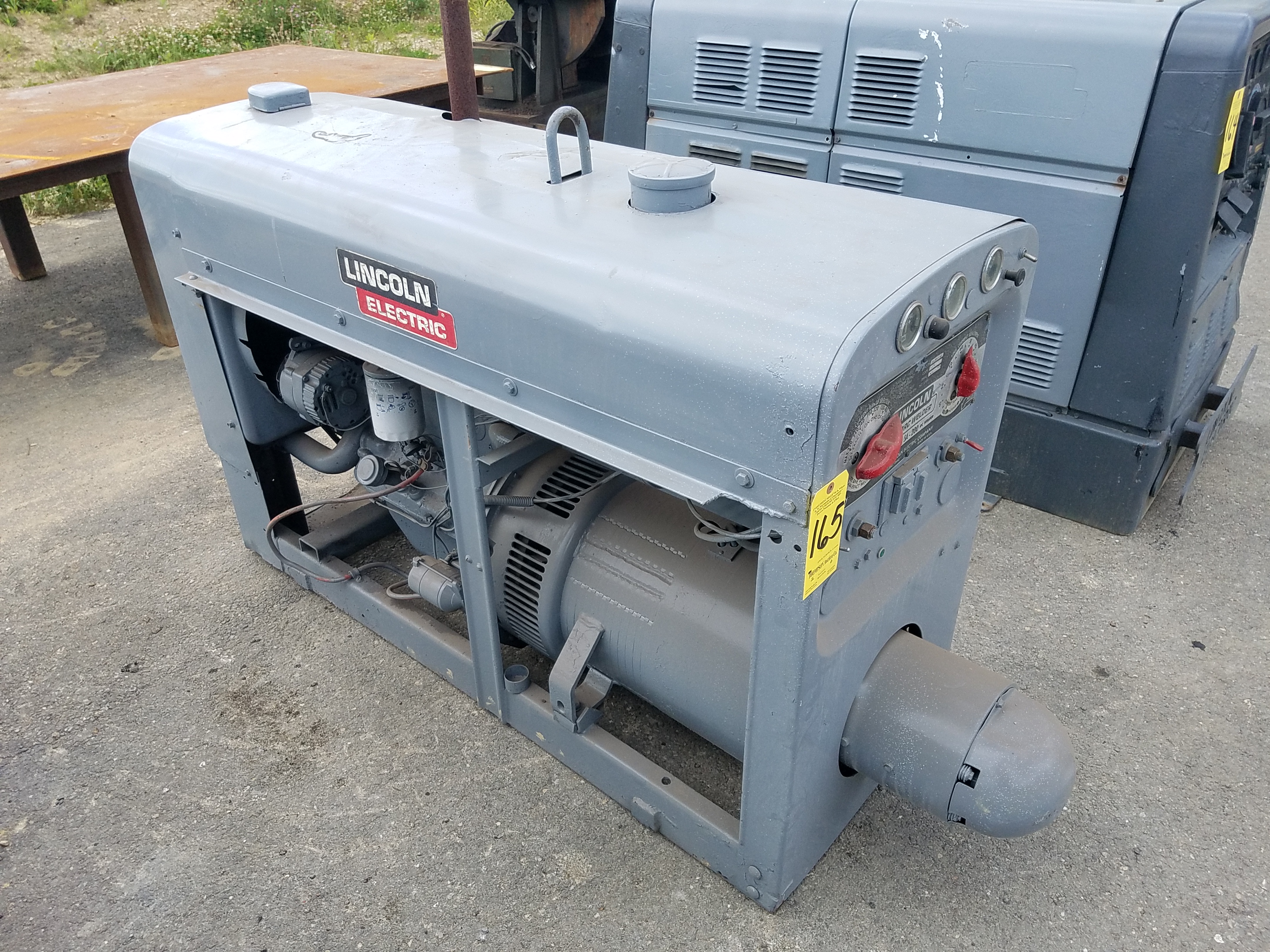 { Choice of lots 165 } Lincoln Model SA200 GasPowered Welder
