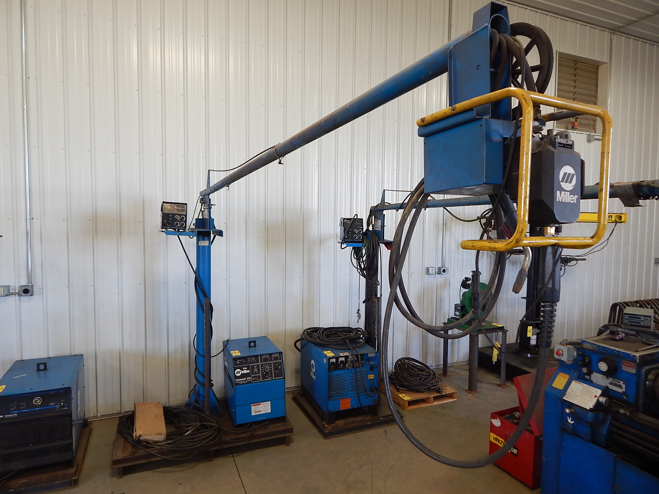 Miller Deltaweld 300 Mig Welder, SN KC296298, with Miller 60 Series