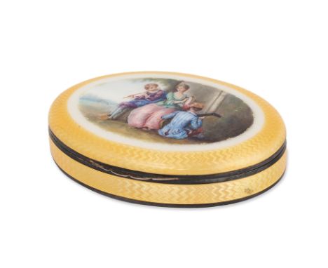 A CONTINENTAL EUROPEAN SILVER AND GUILLOCHE ENAMEL BOX
Probably Austrian or Swiss, 935 standard, 1st half 20th Century, 
The 