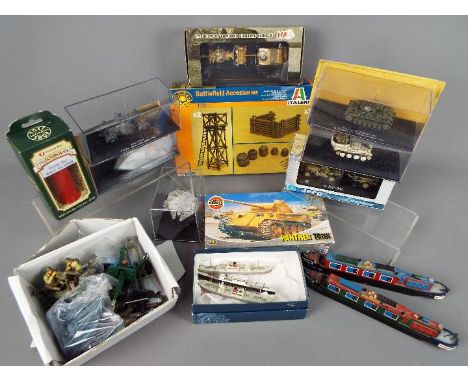 Hongwell, Italeri, Hobby Master Del Prado and others - A mixed lot which includes boxed diecast military vehicles, plastic mo