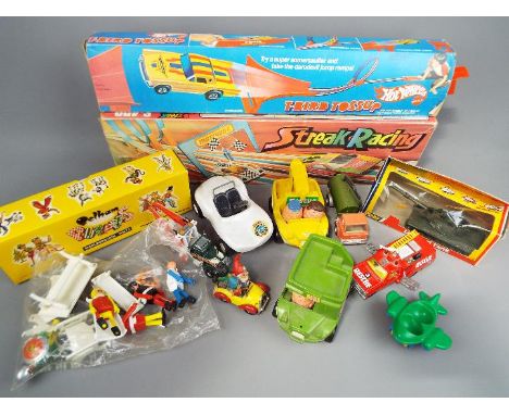 Matchbox, Hot Wheels, Corgi, Dinky, Pelham - A mixed lot of vintage toys and diecast. Lot includes a Matchbox Streak Racing s