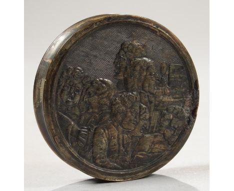 AN ENGLISH PRESSED HORN SNUFF BOX AND COVER, THE COVER WITH THE ORATORIO OF JUDITH, BY JAMES BRADWELL, C1730, 7.5CM D&nbsp;Co