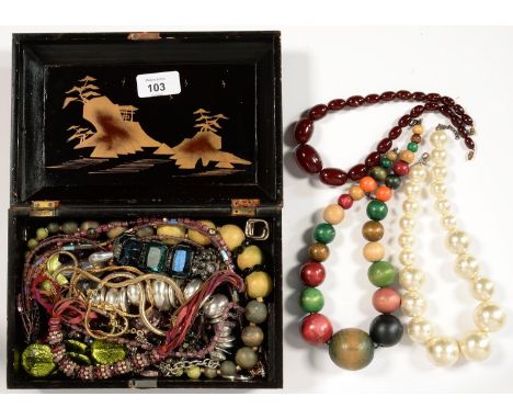 COSTUME JEWELLERY. MISCELLANEOUS VINTAGE NECKLACES, TO INCLUDE RED 'AMBER' (FATURAN) IN A LACQUER BOX  