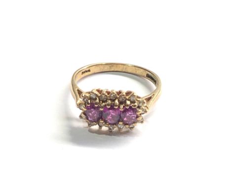 9ct gold diamond &amp; ruby cluster ring (1.9g) 