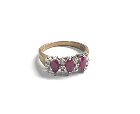 9ct gold diamond &amp; ruby cluster ring (2.9g) 
