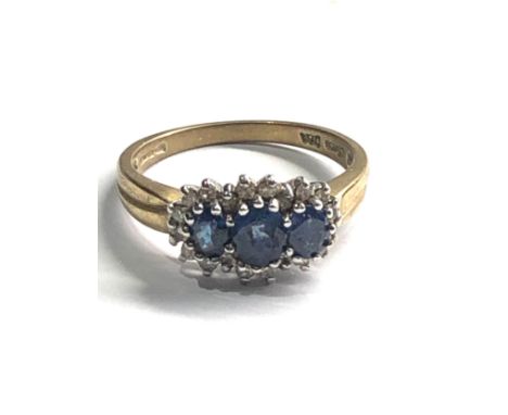 9ct  gold diamond &amp; sapphire cluster ring (2.6g) 