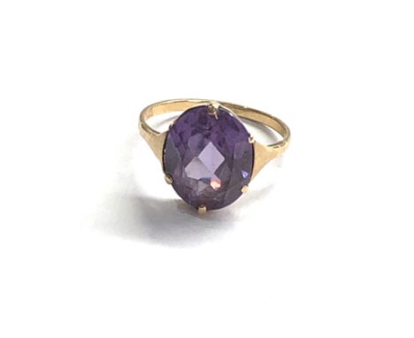 9ct gold vintage synthethic colour change sapphire  dress ring (2.3g) 