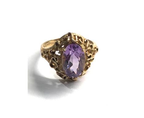 9ct gold amethyst cocktail ring  (4.9g) 